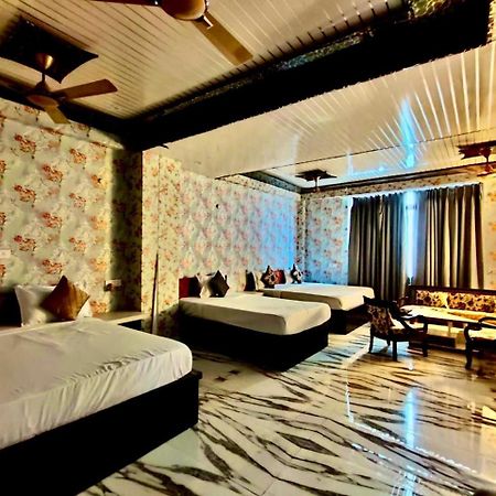 Hotel Vinayak Plaza Варанаси Экстерьер фото