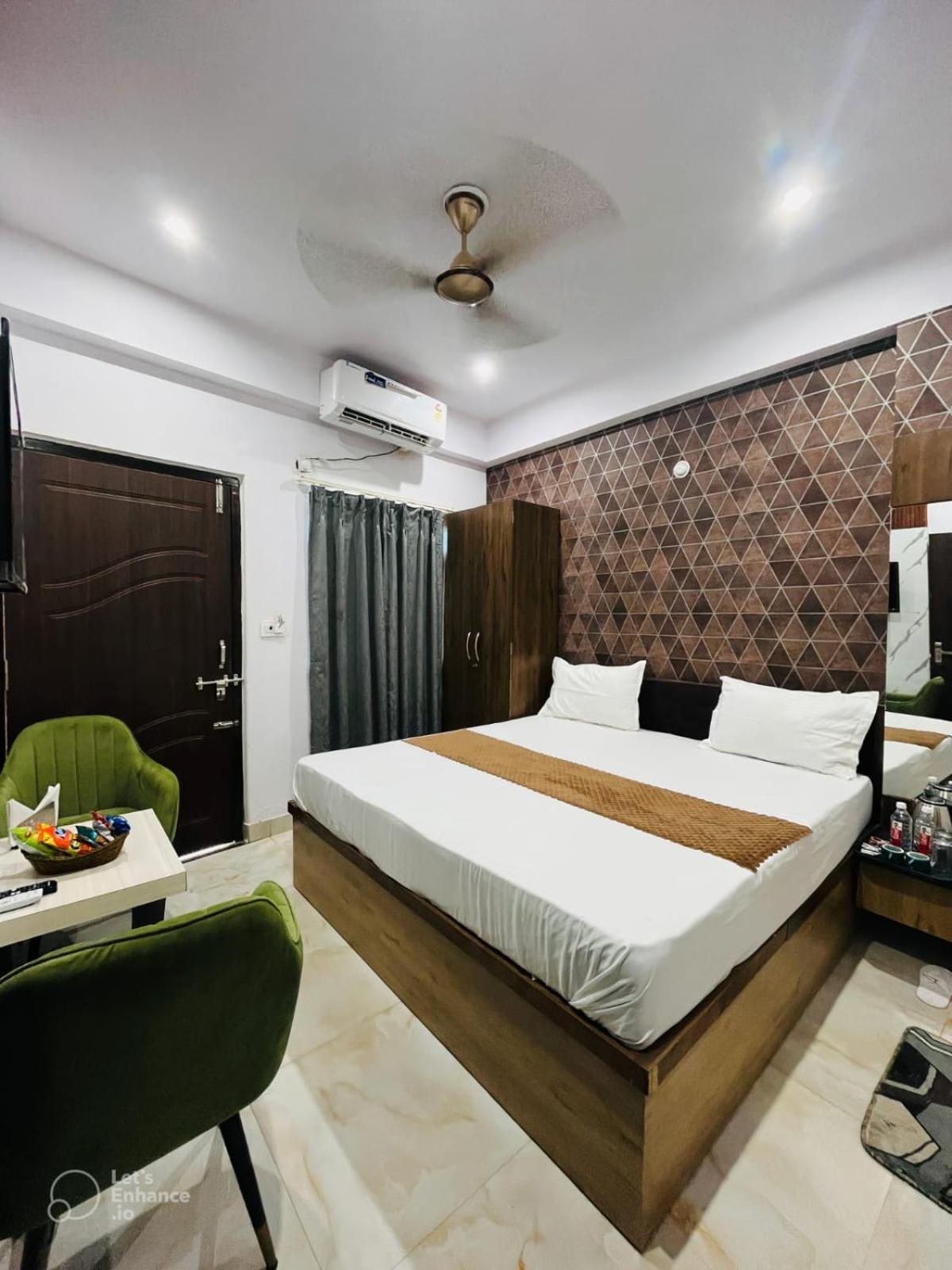 Hotel Vinayak Plaza Варанаси Экстерьер фото