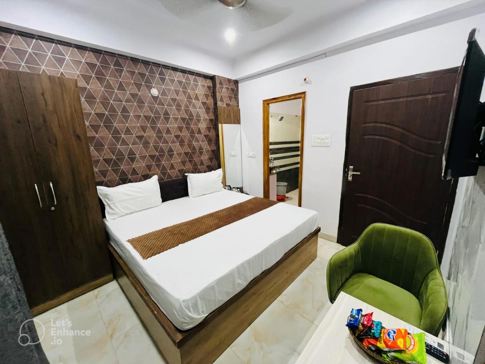 Hotel Vinayak Plaza Варанаси Экстерьер фото